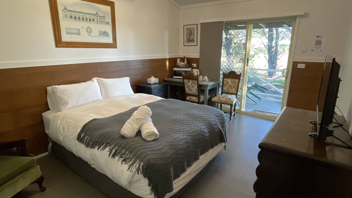 Kyneton Bed & Breakfast | Bodkin Suite #3 Looks to Mt Macedon.