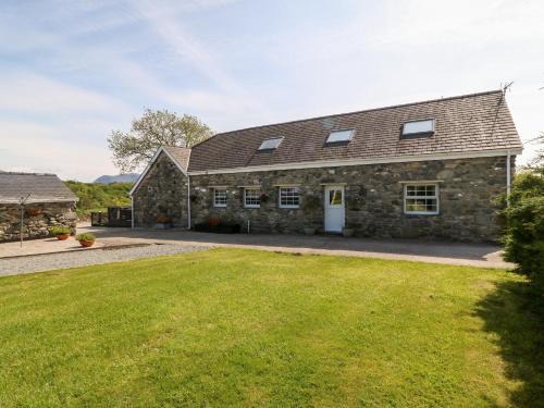 Pont-rug House | Bodrual Cottage