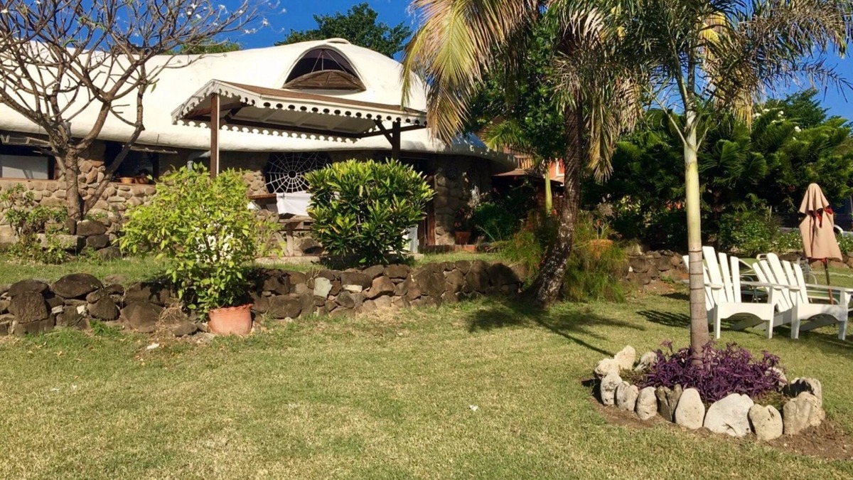 Hillsborough Cottage | Bogles Round House