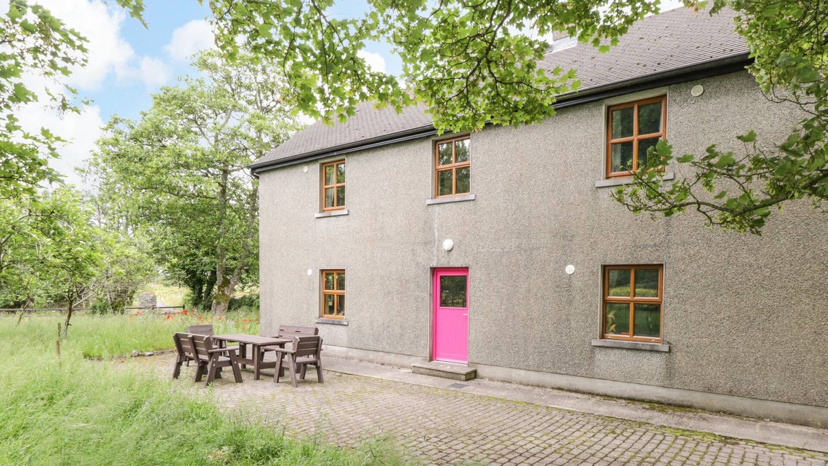 County Mayo Other | BOHANS BARN, pet friendly, with open fire in Crossmolina, County Mayo