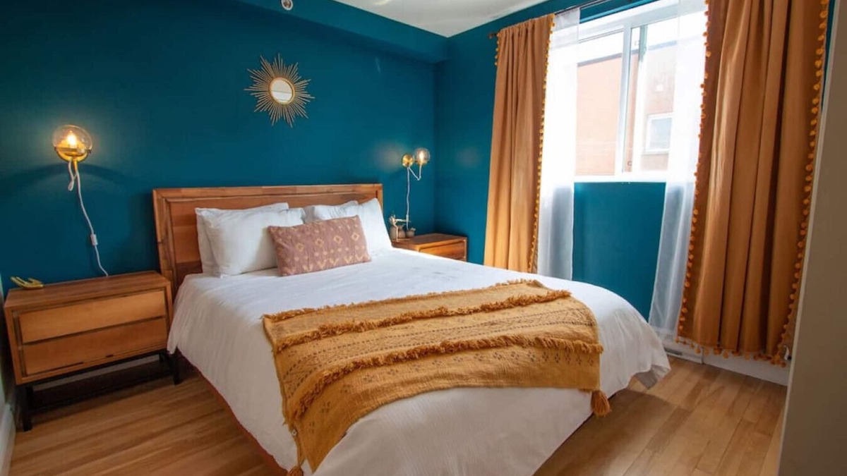 Plateau Mont Royal Apartment | Bohemian/2Bds/Rooftop/Terraces/Plateau/St-Denis/AC