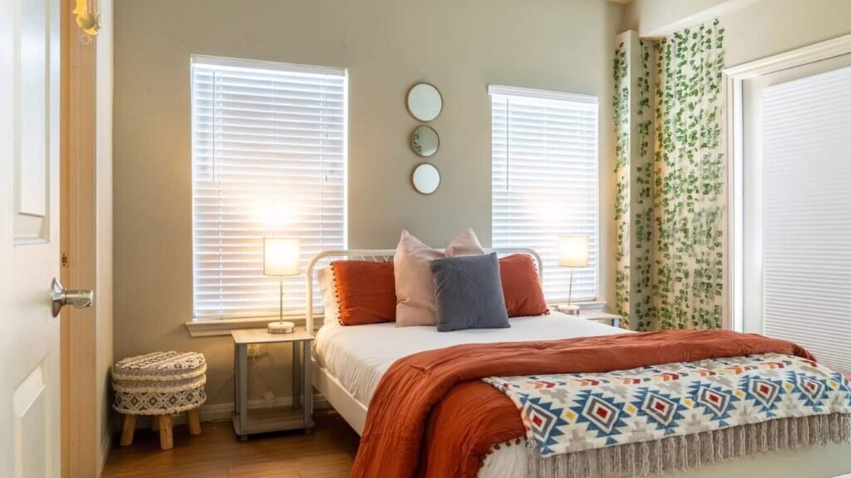 West Campus Apartment | Bohemian Austin Vibes 🤘