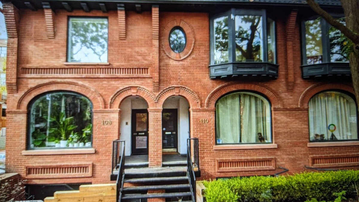 Downtown Toronto Condo | Bohemian Brownstone Apartment in Downtown Toronto