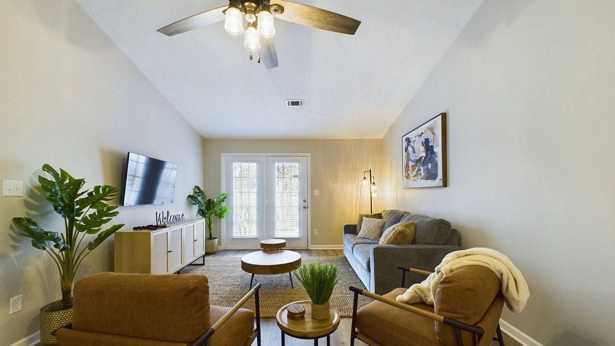 Augusta House | Bohemian Bungalow: 2BR Townhome
