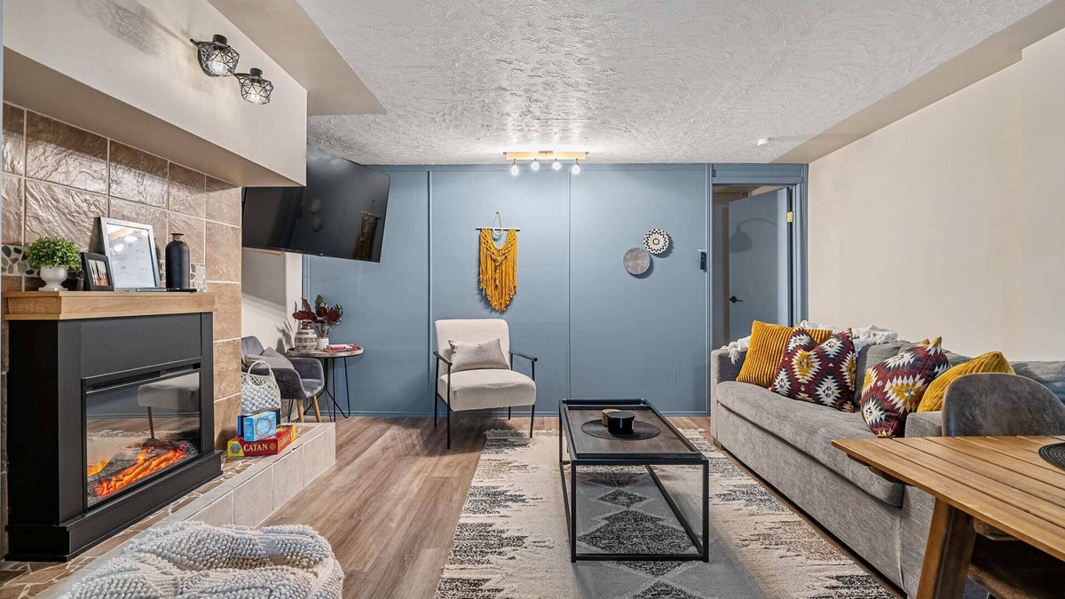 Red Deer House | Bohemian | Cozy 2-Bedroom | Ideal Family Retreat!