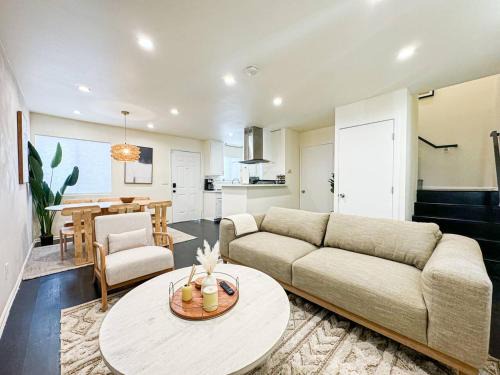Burbank House | Bohemian Dream- 2BR, Retreat Near Hollywood -BR6