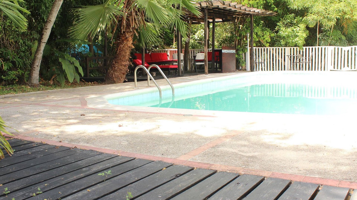 Jack's Hill House | Bohemian Lodge - The Artiste's Boutique Villa
