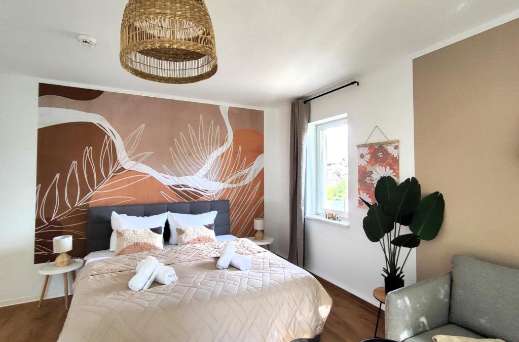 Neudietendorf Apartment | BohnApartments Bechstein - sehr ruhig - 3 Schlafzimmer - Balkon - gratis Stellplätze- WLAN - Vollausstattung