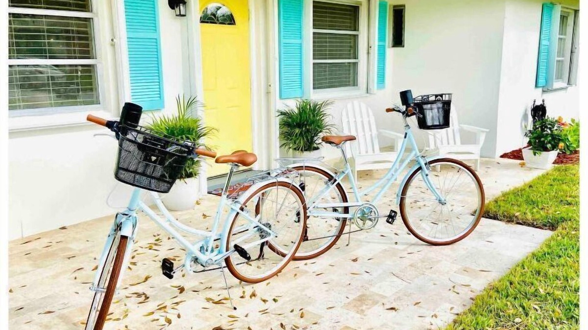 Riverside House | ☀️ Boho Beach House ☀️ Minutes to all Local Delights!