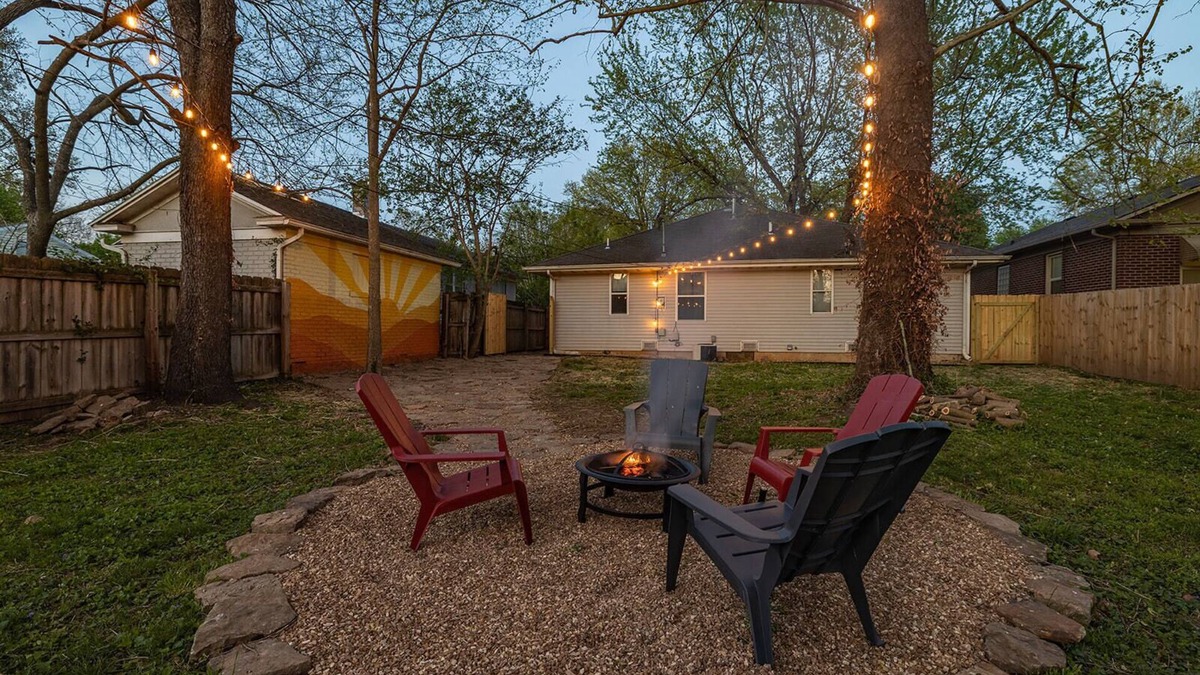 Rountree House | Boho BnB ~ Walk to Cherry/Pickwick & MSU