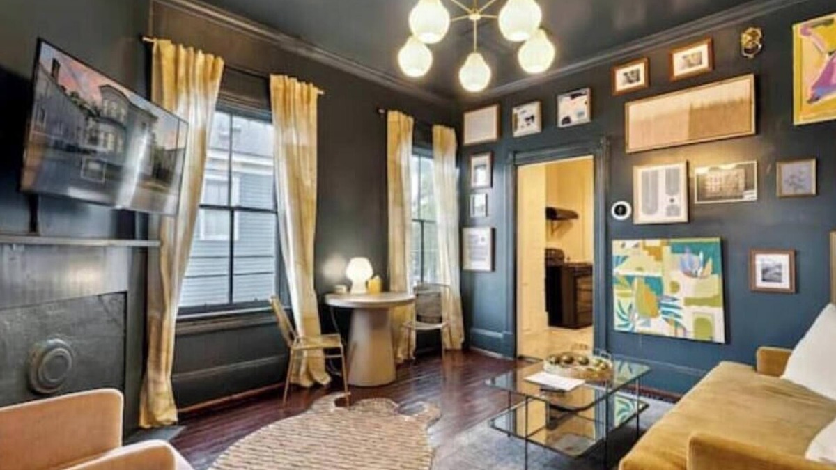 Dixon Park House | Boho Chic Victorian Home - Walk to Forsyth