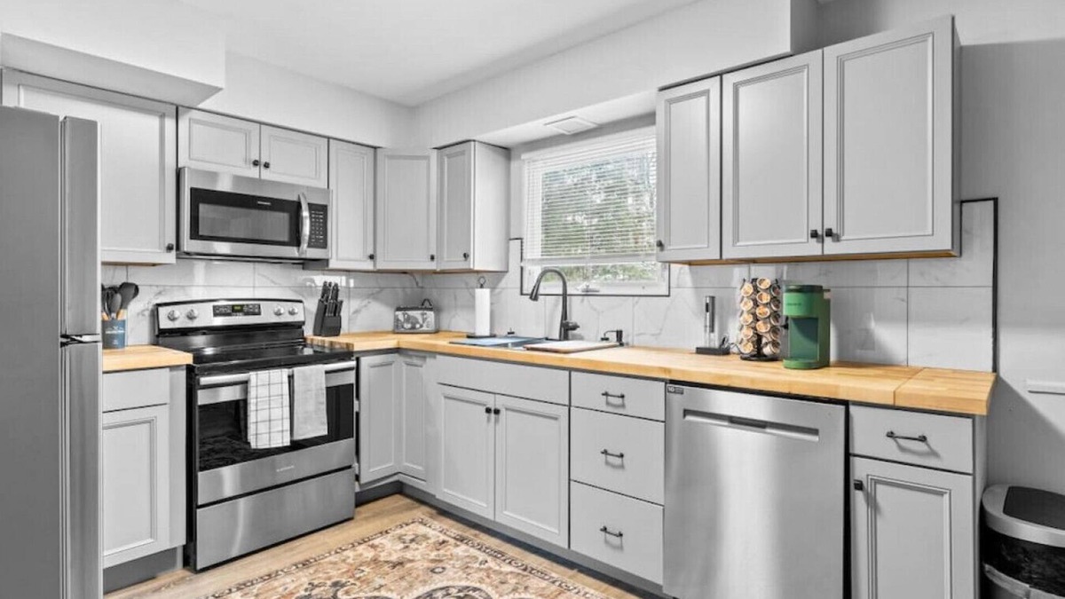 South Burlington Apartment | Boho Chic Work Escape - 2-Bedroom, Close to Burlington/Airport