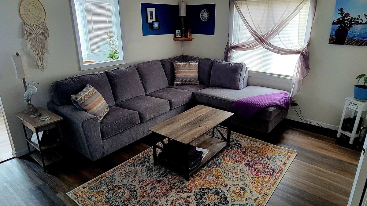 Town of Hastings House | Boho cozy 3 bedroom house close to Syracuse and Oswego with waterfront views.