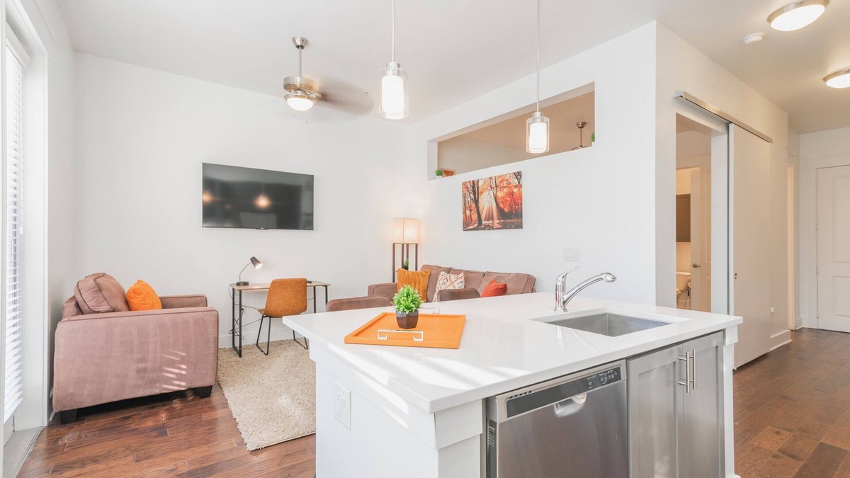 Barclay Downs Condo | BoHo Flat in Stylish SouthPark Charlotte~King Bed~Long Term Welcome