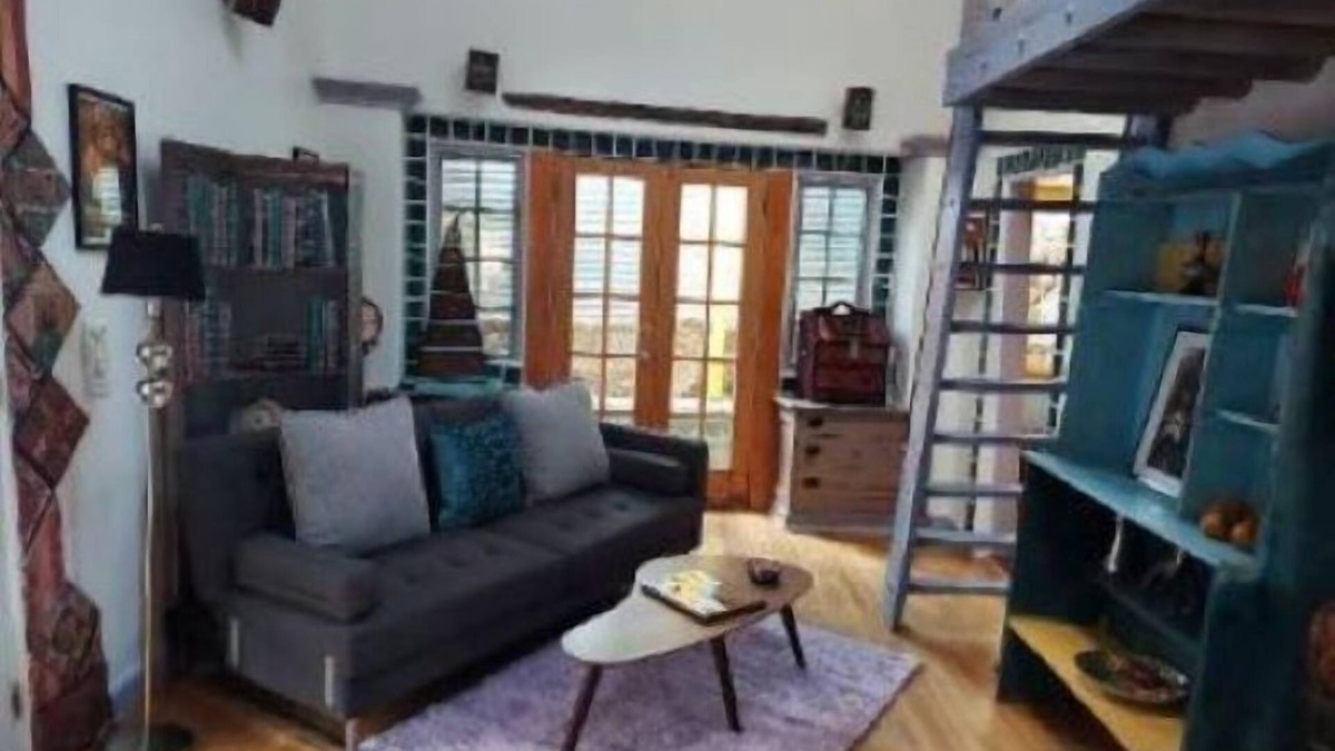 Bisbee Cabin | Boho hip bungalow in Old Bisbee