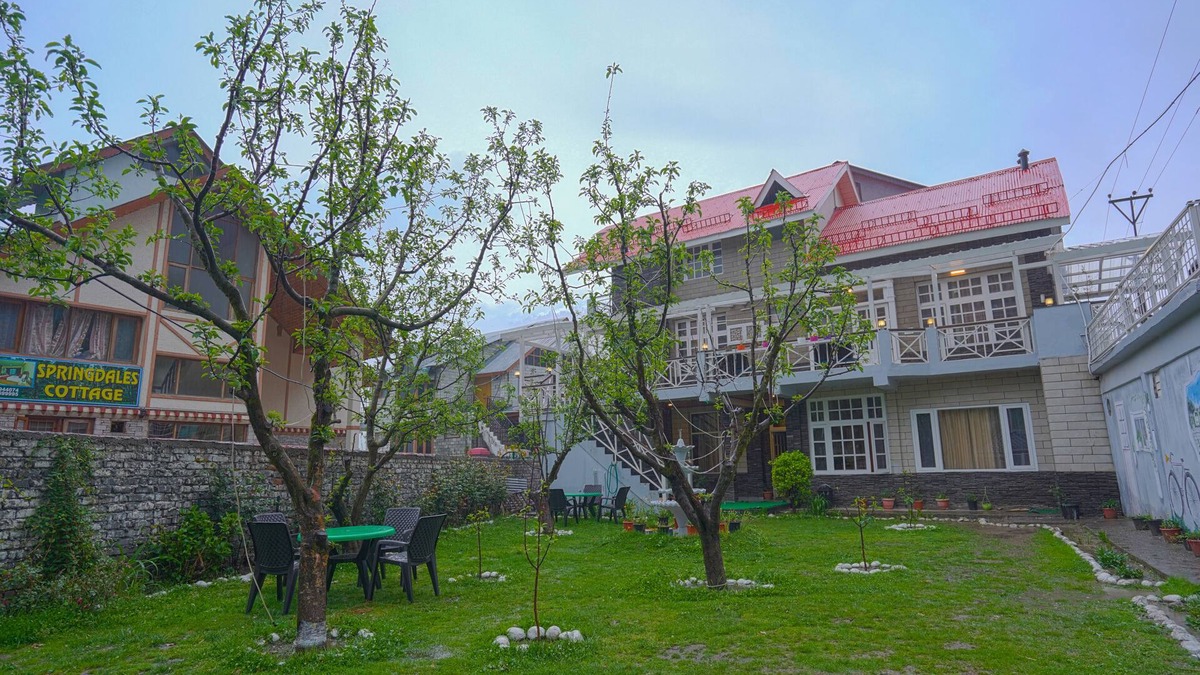 Simsa Village Cottage | Boho Mansion 5BHK - King bed, Garden, Bonfire, Parking, Food