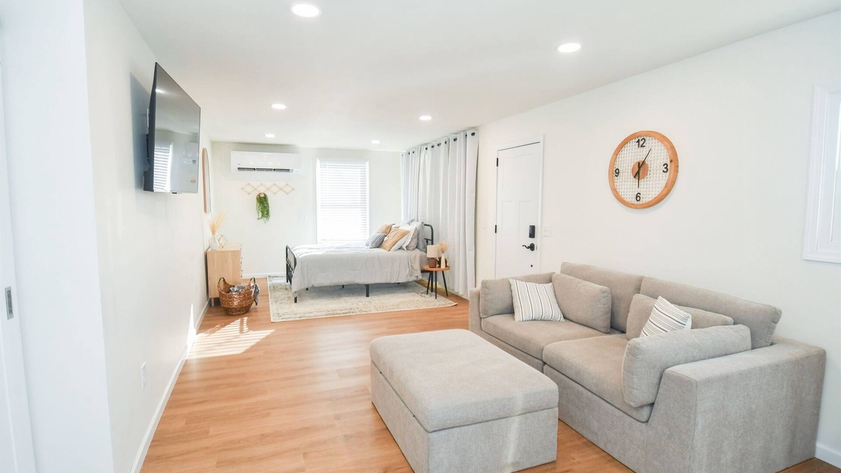 Walnut Creek Apartment | Boho Studio Downtown Amish Country + Scenic Views
