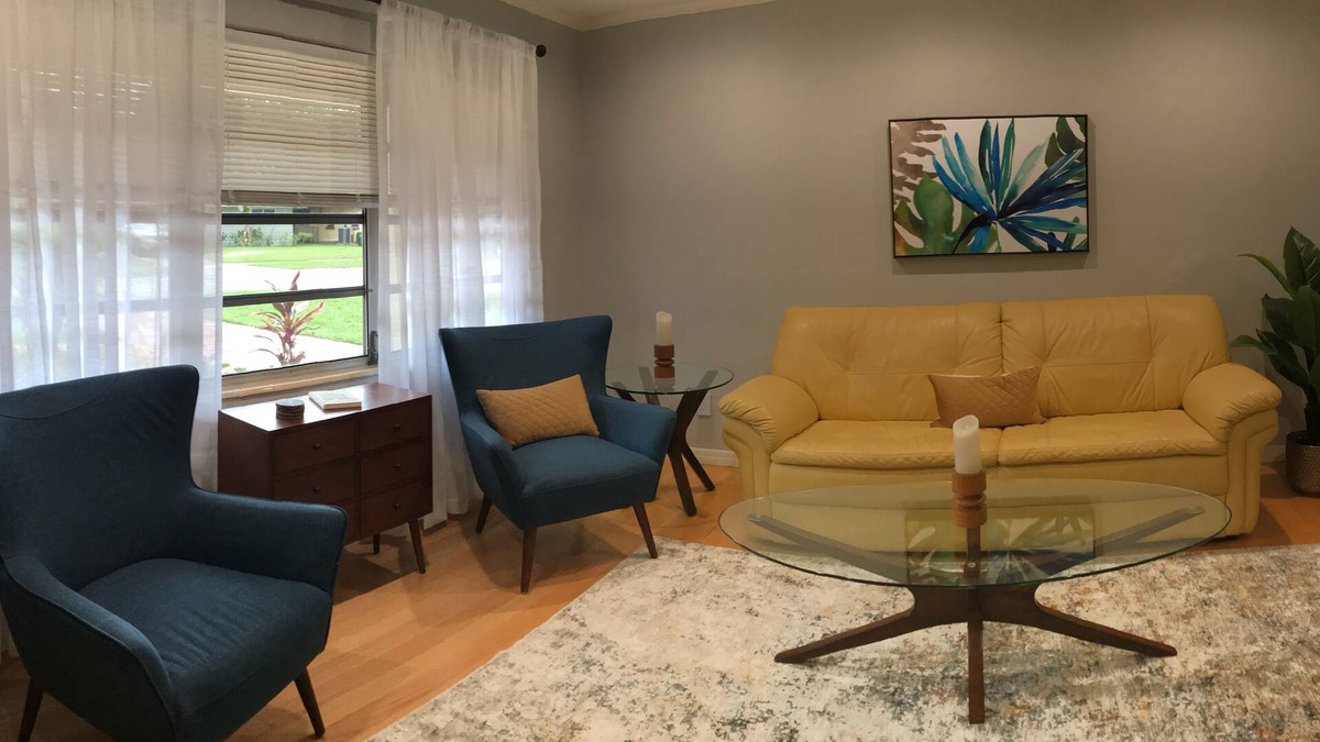Alta Vista House | Boho Vibe 3B/2B West of S. Tuttle - 1 mile from Downtown