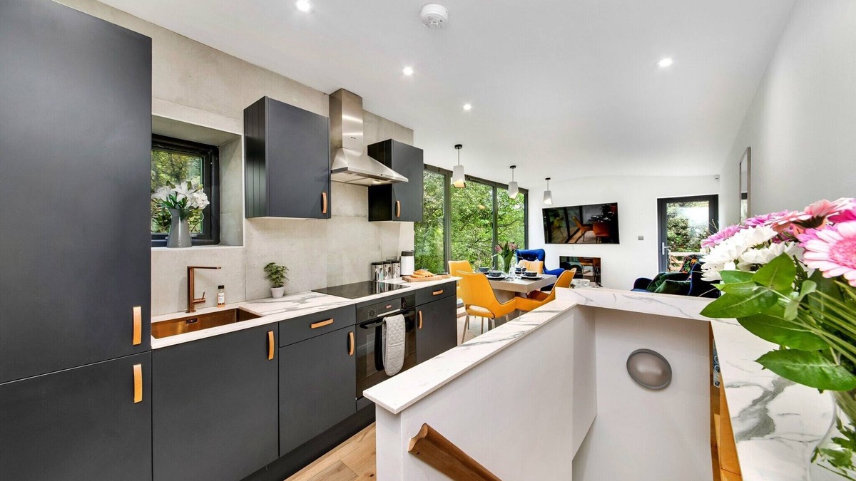 Hebden Bridge House | Boiler House in Calder Valley with Scenic Views