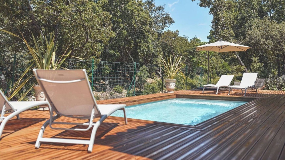 Orgnac-l'Aven House | Bois Flotté gîte with all comforts, private heated pool, bowling green, parking.
