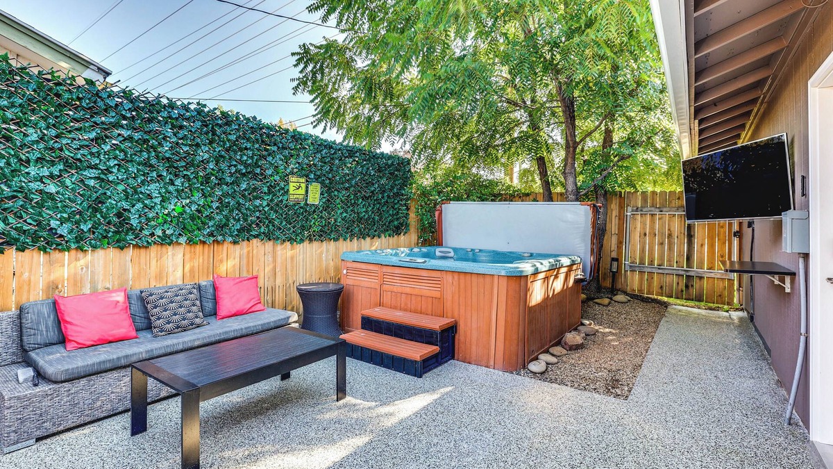 West Valley House | Boise Home w/Hot Tub, Yard ~ 5 Mi to Dtwn!