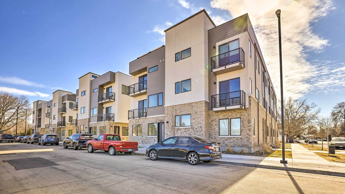 Veterans Park House | Boise Townhome w/Rooftop Deck, 2 Mi to Downtown!