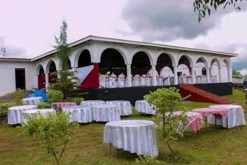 Ruma National Park Hotel | Boketchs Schloss Akarden Restaurant