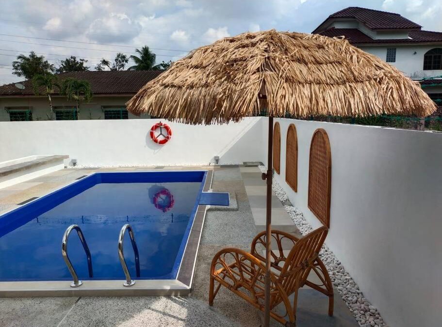 Guntong Villa | Bole Villa-Private Pool-BBQ-Karaoke 20pax