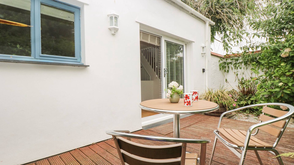 St. Martin Cottage | BOLITHO'S RETREAT, pet friendly, with a garden in Helston