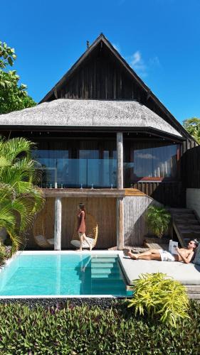 Luganville Villa | Bombua Beach House