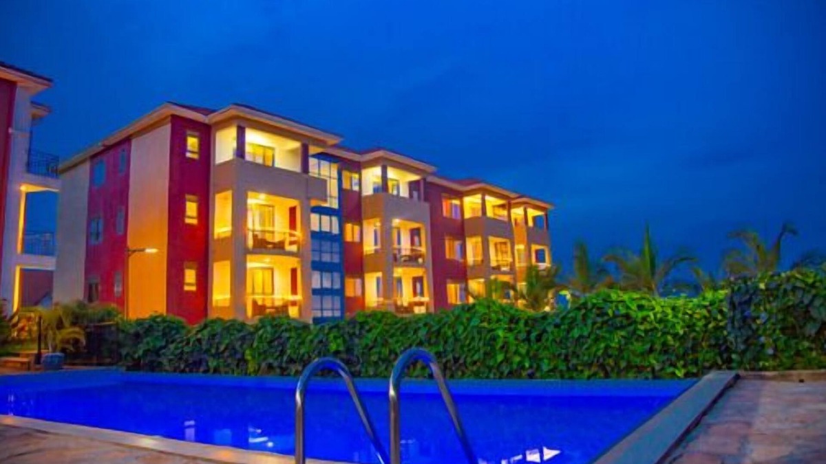Kireka Apartment | Bon Bini Residence - Deluxe - 3 Bedroom Apartment - Pool Viewn