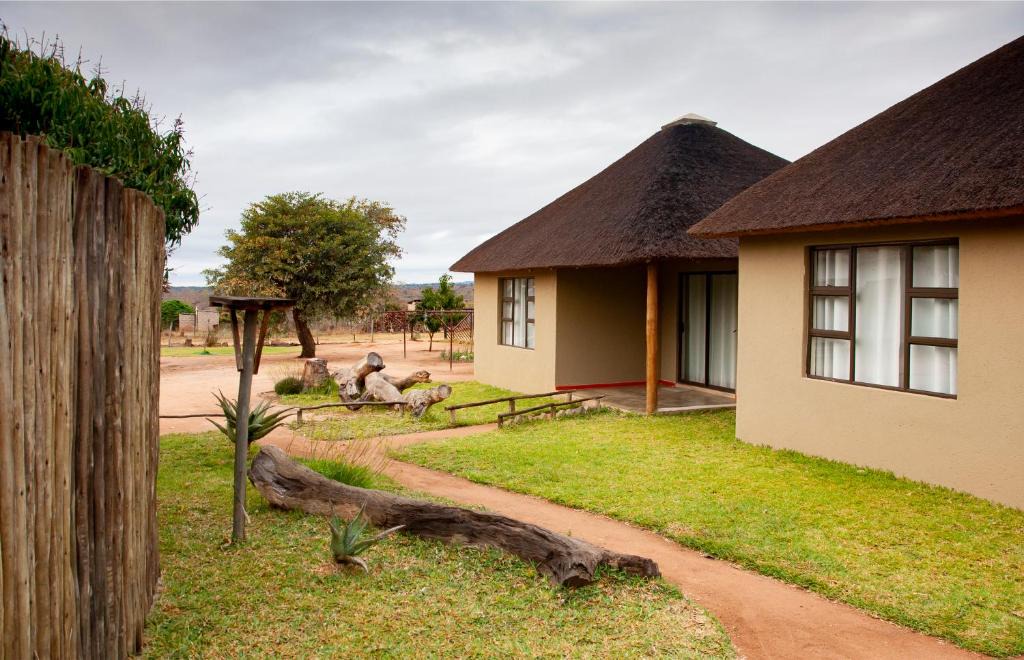 Thorny Bush Game Reserve Bed & Breakfast | Bongan Safari Lodge