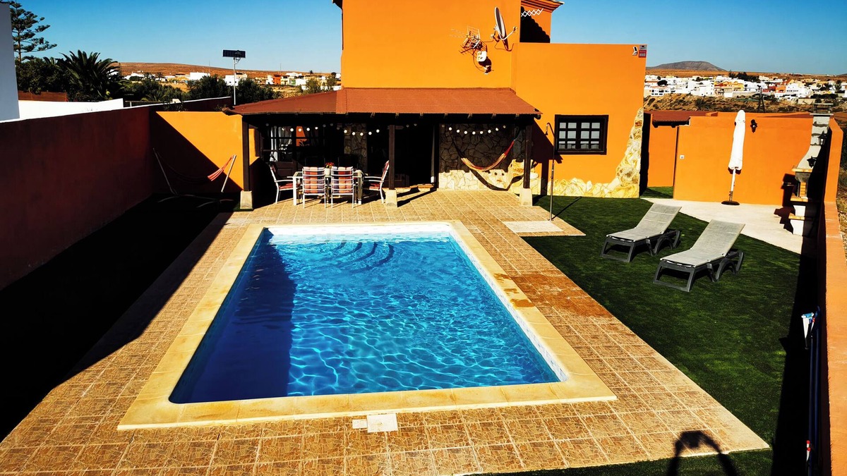Antigua House | Bonita Casa con Piscina - Casa Mar y Tierra