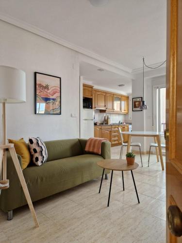 La Marina Apartment | Bonito piso al lado del Mar!