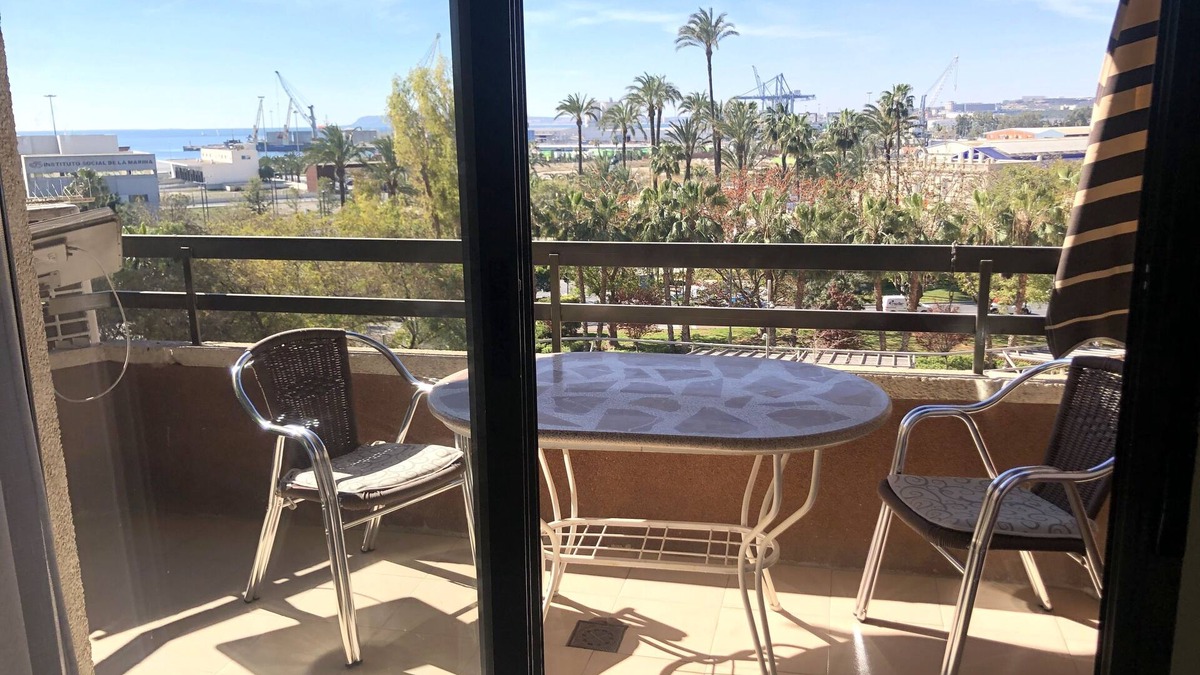 Ensanche Diputacion Apartment | BONITO PISO CON VISTAS AL MAR