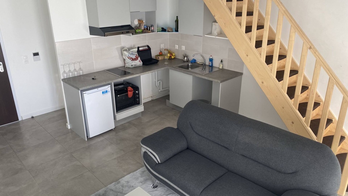 Villenave-d'Ornon Apartment | Bonjour Très Belles t 2. Dans une Résidence Fermée Parking Sous-sol