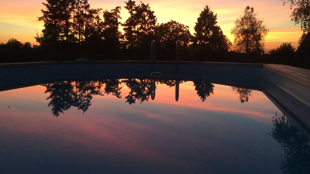 Oradour-sur-Vayres Condo | Bonne Nuit- Beautifully Converted Barn In Picturesque France