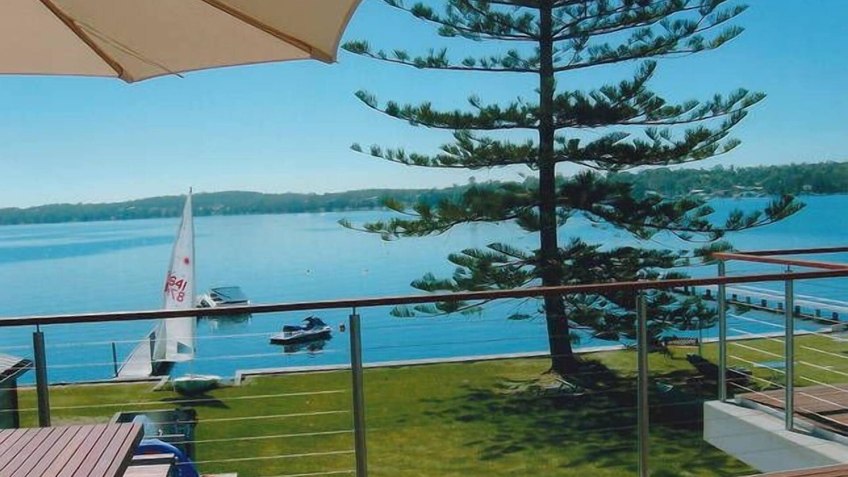 Bonnells Bay House | Bonnells Lakeside, Bonnells Bay