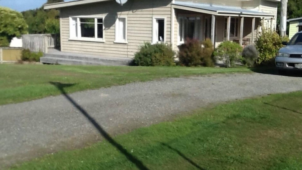 Kaka Point House | Bonnie Doone - Home away from home