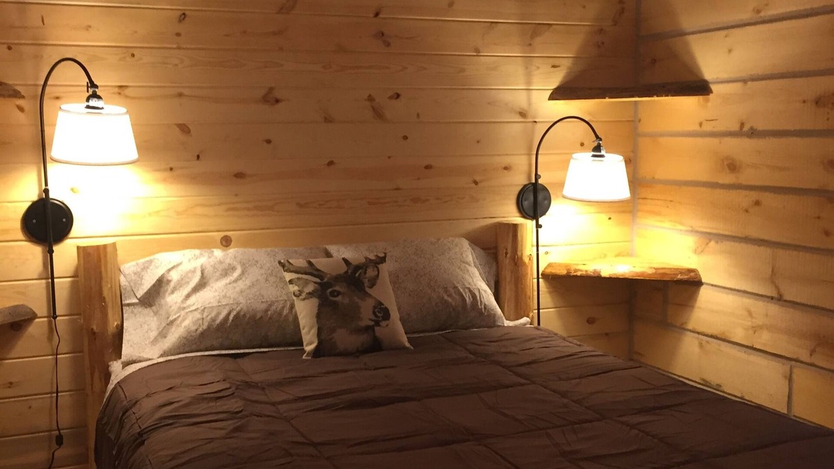 Madison Cabin | Bonnie's Private City Cabin-Madison's Only Log Cabin Rental