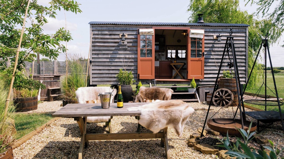 Bottesford Cabin | Bonnie's Shepherd's Hut - Wellness & Hot Tub
