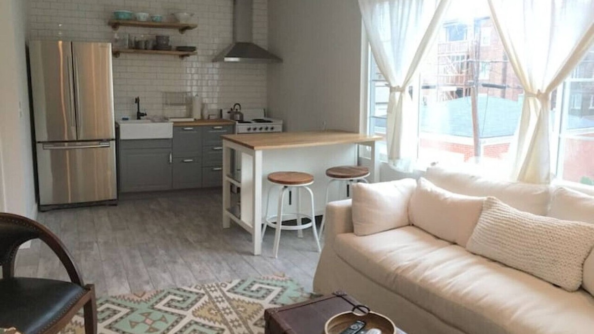 Bonnycastle Apartment | Bonnycastle Carriage House · Stellar Suites | Sunny Carriage House | Highlands
