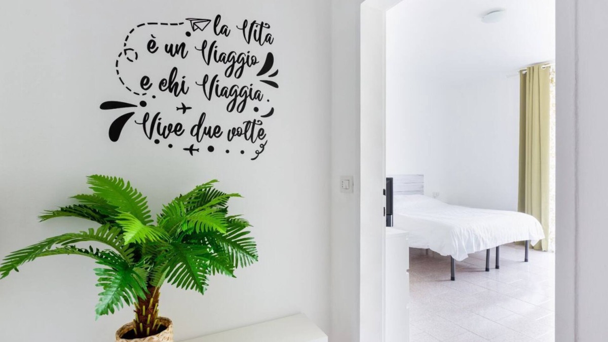 Gallaratese Apartment | Bonola M1 Underground Bright & Functional Apt x4
