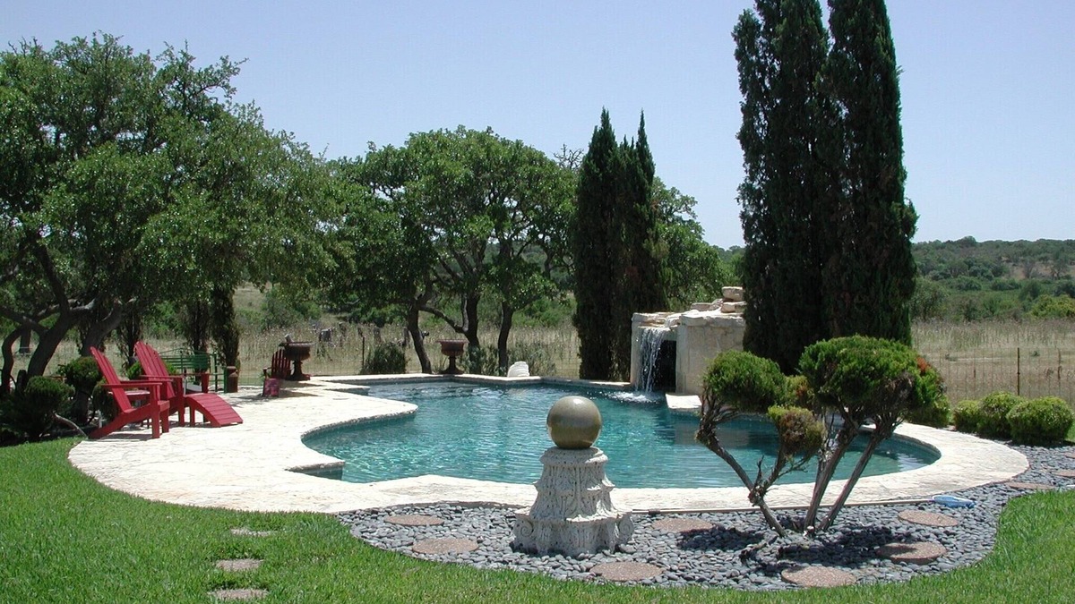 Fredericksburg House | Book 3 nights/4th night FREE! Perfect for gatherings.