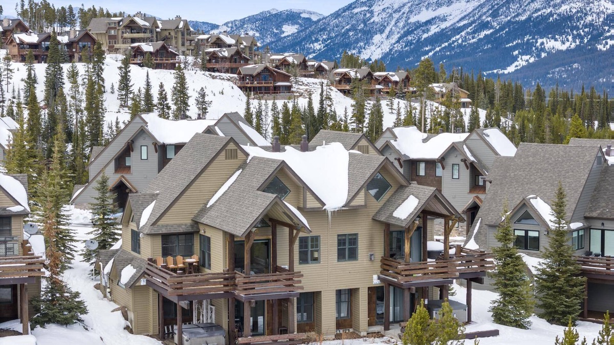 Saddle Ridge House | Book a Holiday Stay Today! Ski-in, Ski-out Townhome with Private Hot Tub and Fireplace!
