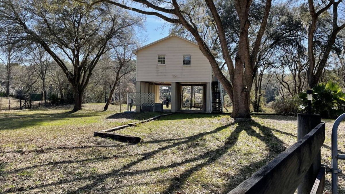 O Brien House | Book a little getaway before summer is gone…