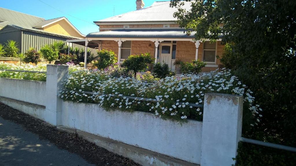 Waikerie House | Book Keepers Cottage