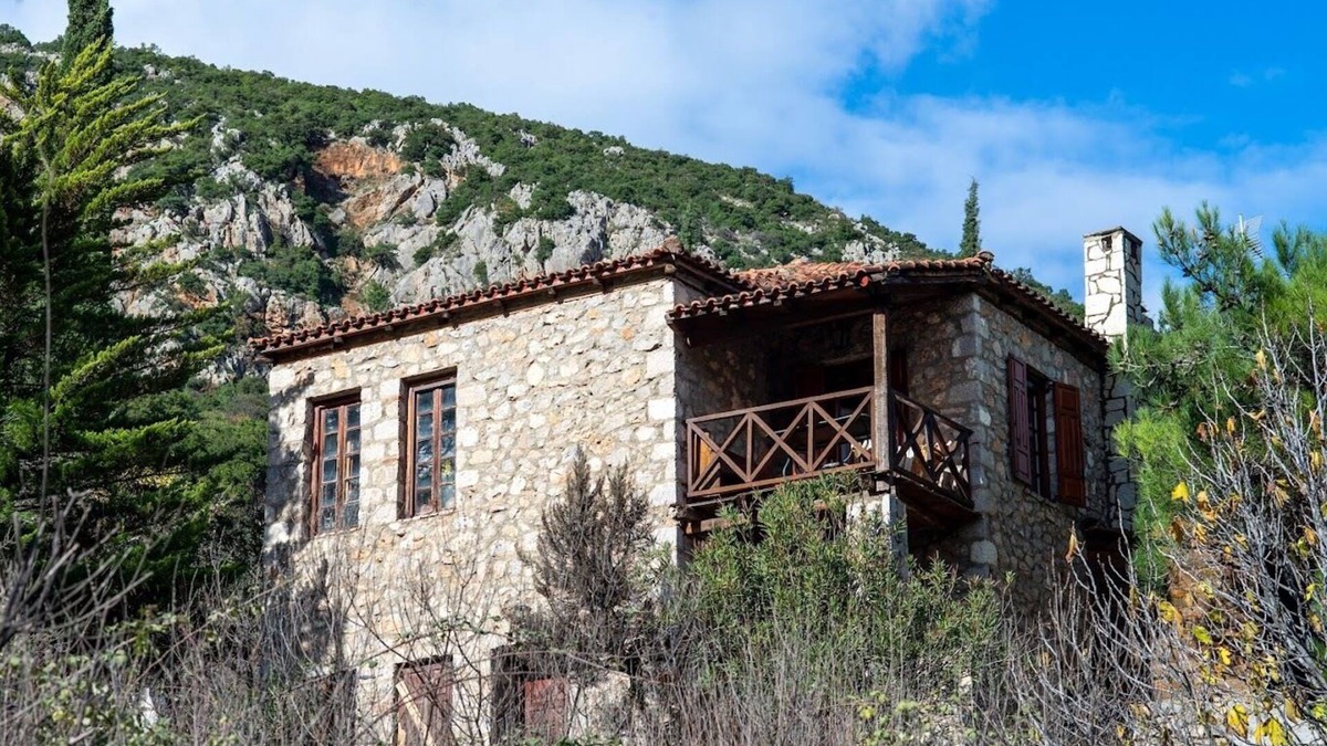 Kefalochori Ski Chalet | "Book Mariolata Stone House: Greece's Nature Retreat!"