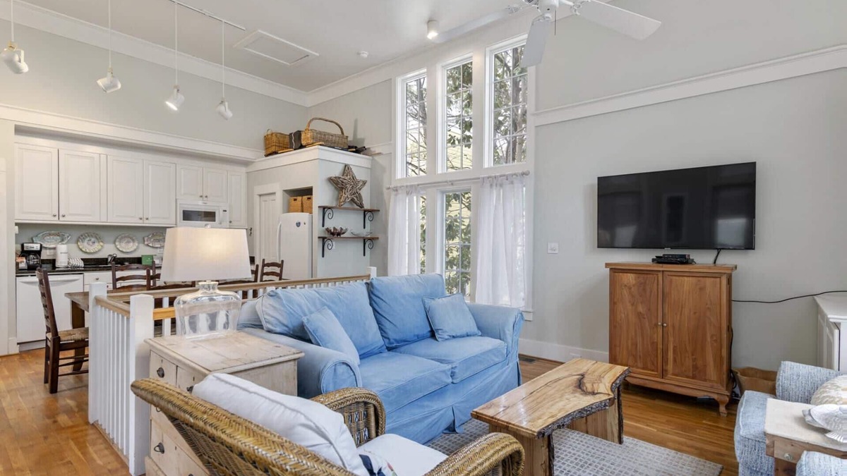 Seaside House | Book Now for Fall Getaways! Cozy Seaside Cottage Duplex! 2 Adult Bikes! Walkable to the Beach!