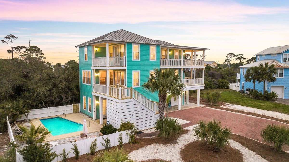 Seagrass House | Book Now for Fall Getaways! Dog Friendly! North Cape! Private Pool! Water Views!